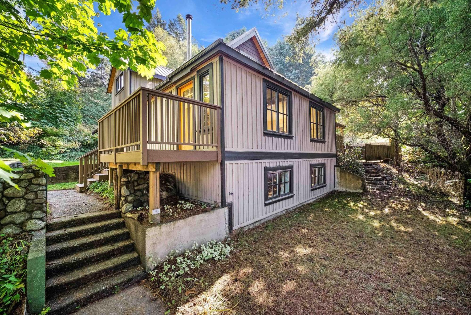 Sunwolf Riverside Cabins Brackendale Экстерьер фото