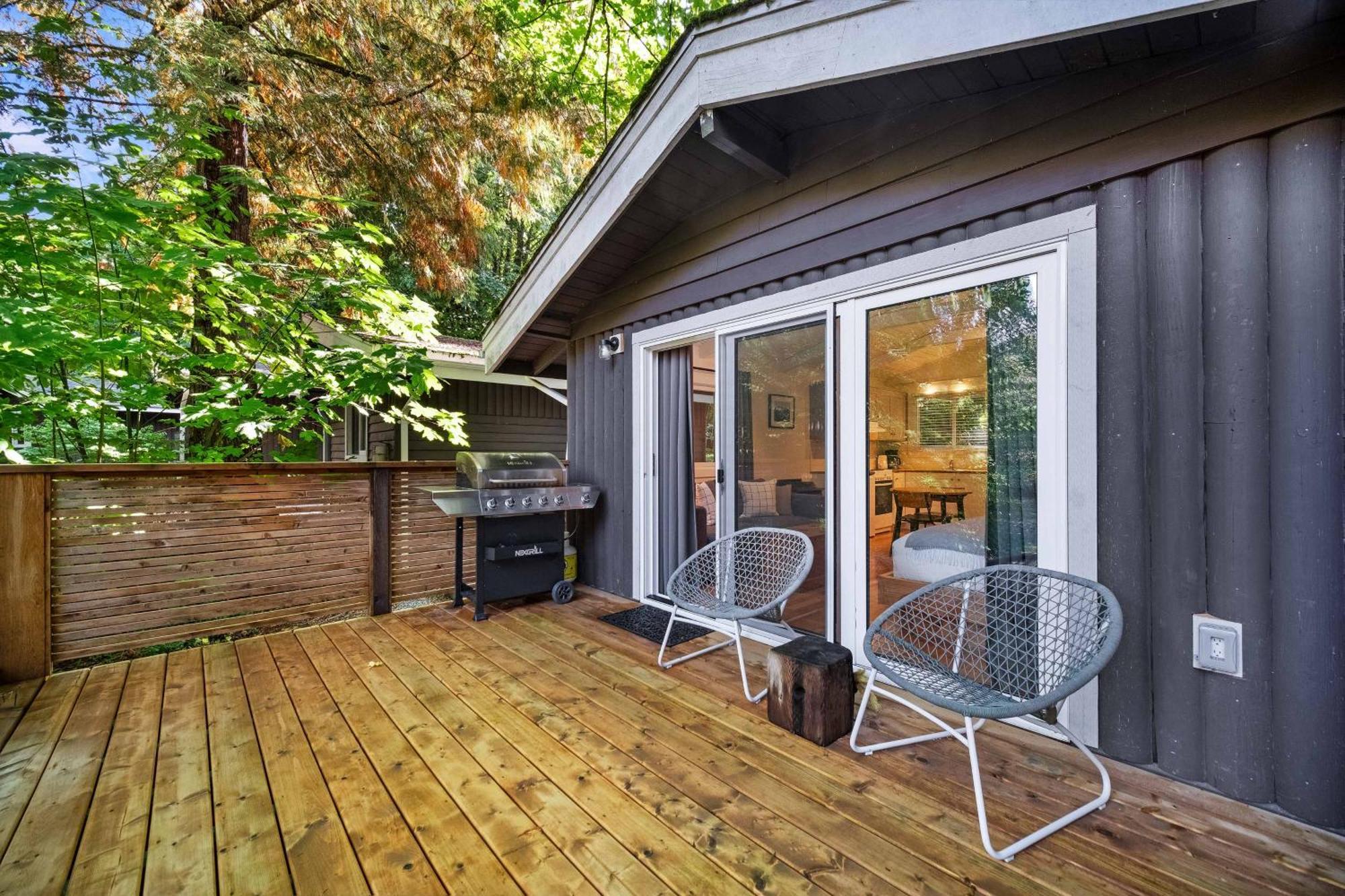 Sunwolf Riverside Cabins Brackendale Экстерьер фото
