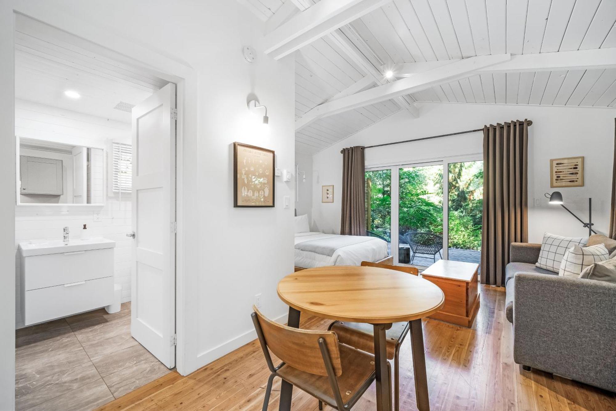 Sunwolf Riverside Cabins Brackendale Экстерьер фото